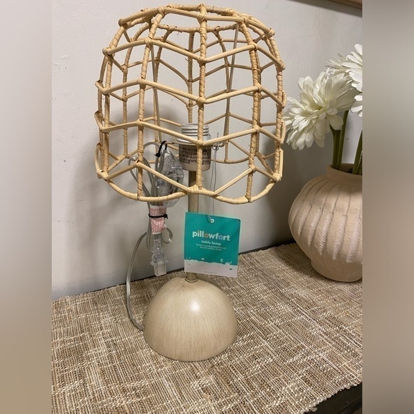 NWT PILLOWFORT RATTAN AND WOOD LAMP - Picture 1 of 5